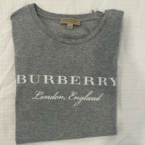 Burberry tshirt